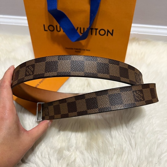 Authentic Louis Vuitton unisex leather belt, size 95. - Picture 2 of 7